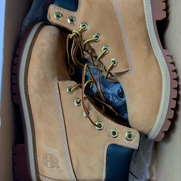 Timberland Boots - Picture 4 of 10